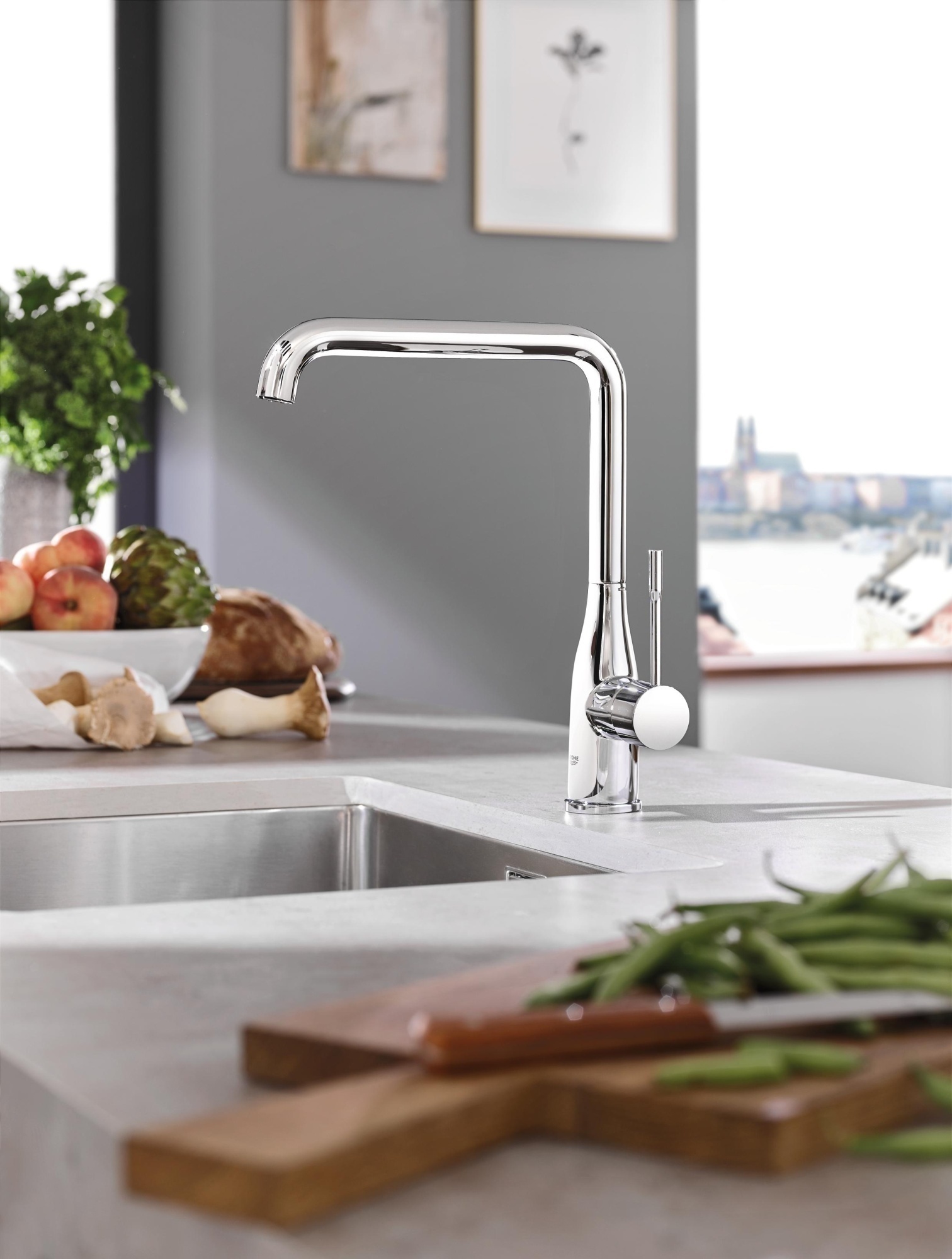 Смеситель Grohe Essence 30269000 для кухни