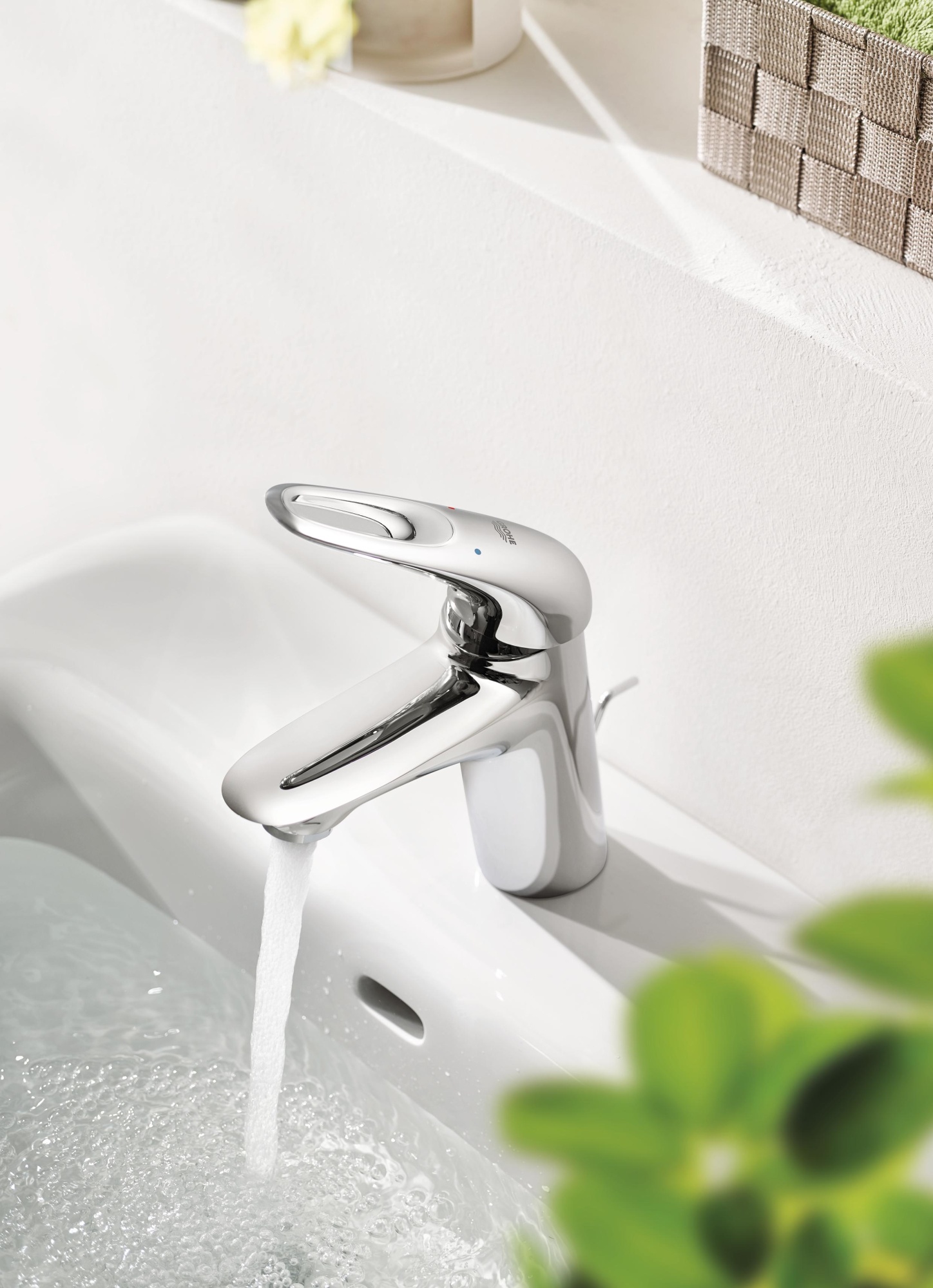 Смеситель Grohe Eurostyle New 33558003 для раковины