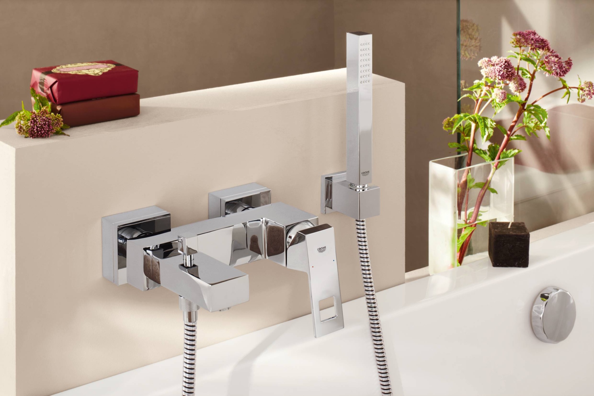 Смеситель Grohe Eurocube 23141000 для ванны